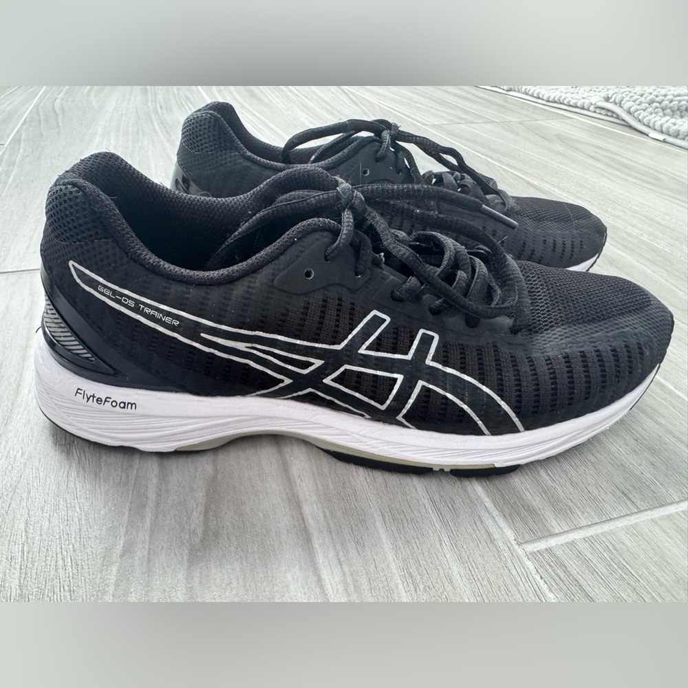 Asics GEL-DS Trainer 23 women’s running shoes